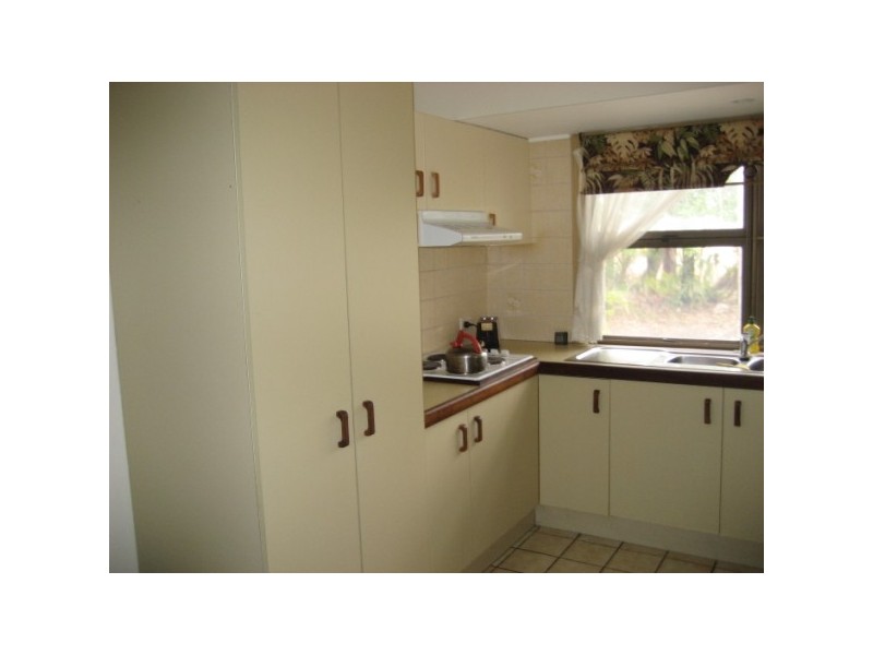 2/415 Boat Harbour Drive, Torquay QLD 4655