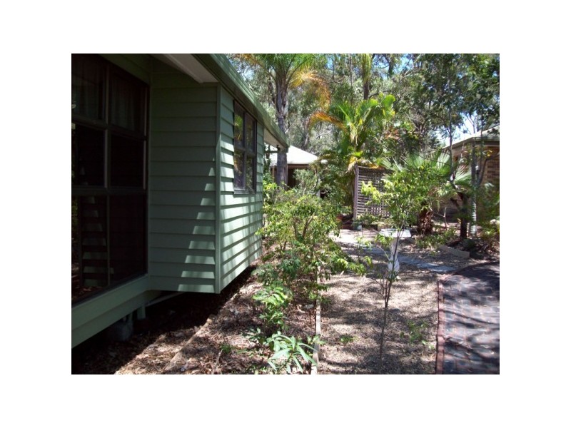 2/415 Boat Harbour Drive, Torquay QLD 4655