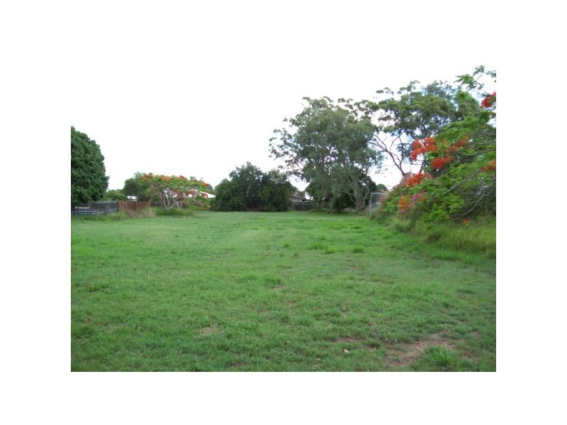 15 Martin Street, Point Vernon QLD 4655