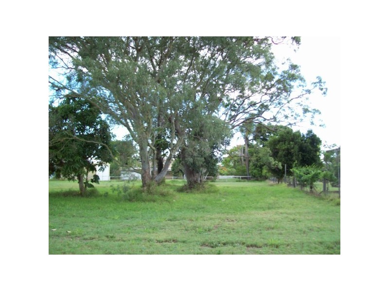 15 Martin Street, Point Vernon QLD 4655