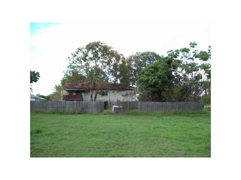 15 Martin Street, Point Vernon QLD 4655