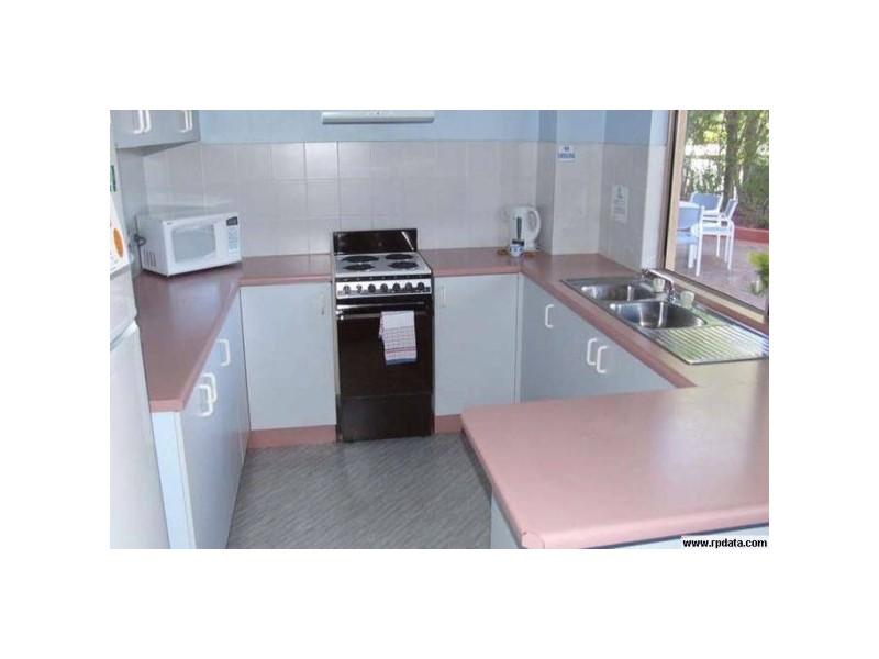 3/383 eplanade, Torquay QLD 4655