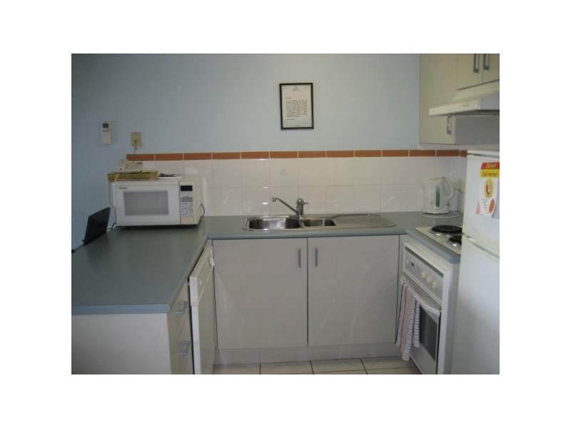 429/386 esplanade, Torquay QLD 4655