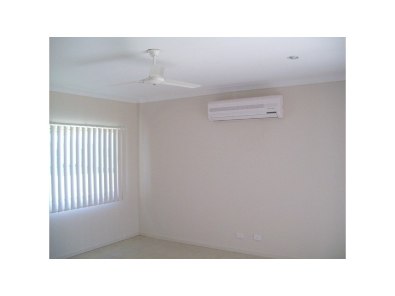 11 wave, Toogoom QLD 4655