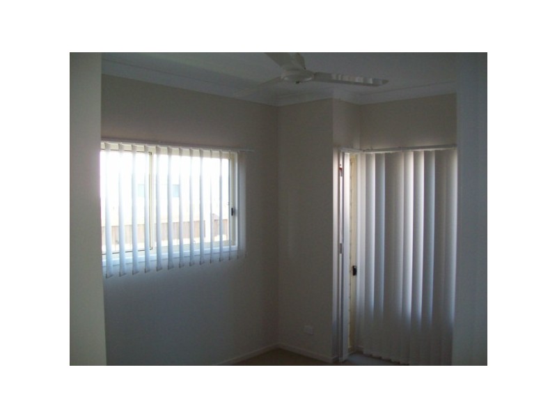 11 wave, Toogoom QLD 4655