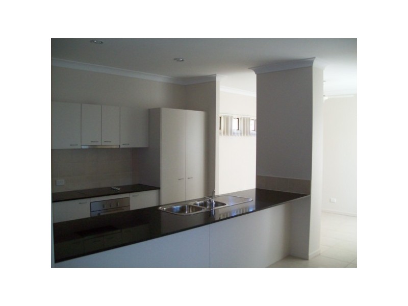 11 wave, Toogoom QLD 4655