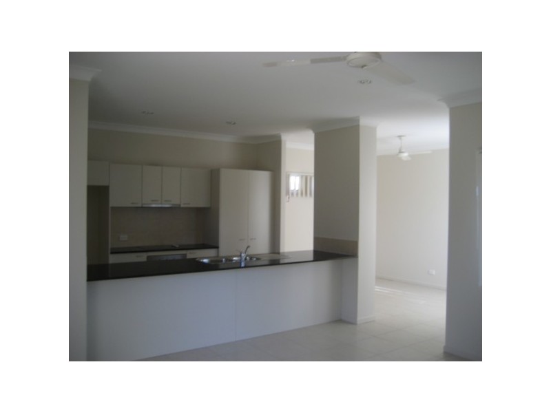11 wave, Toogoom QLD 4655