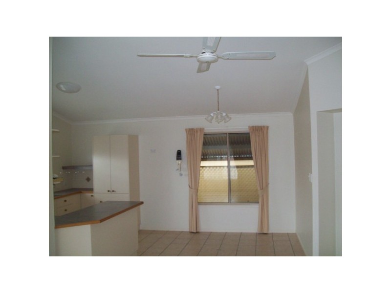 2/7 bay drive, Pialba QLD 4655