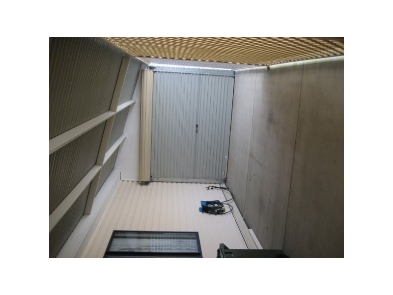 90 dolphin, Pialba QLD 4655