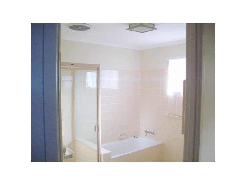 39 johnston, Urraween QLD 4655