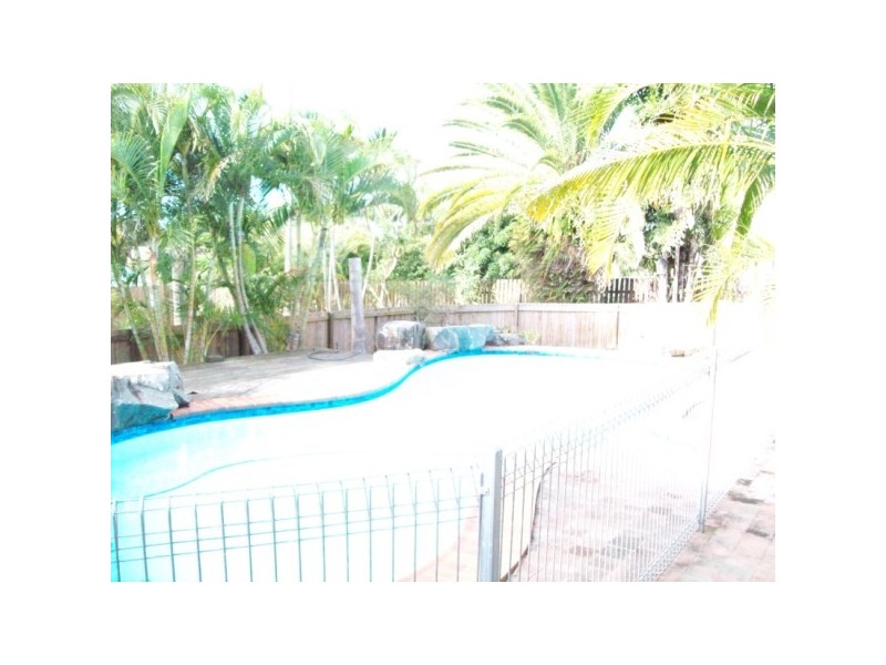 39 johnston, Urraween QLD 4655
