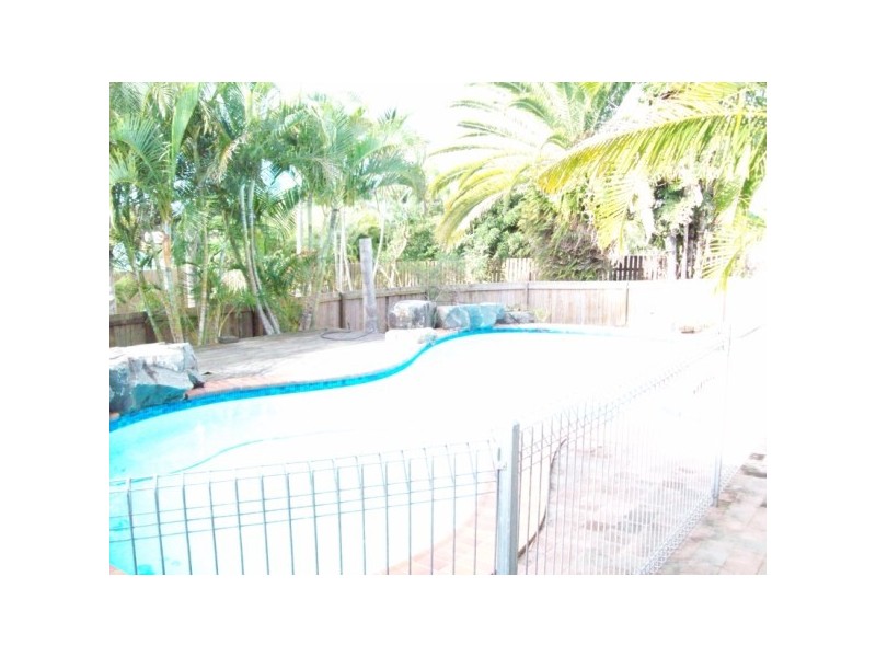 39 johnston, Urraween QLD 4655