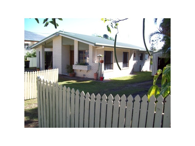 298 torquay terrace, Torquay QLD 4655