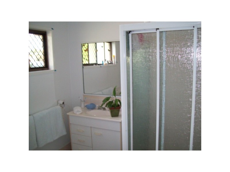 11 HONEYSUCKLE, Kawungan QLD 4655