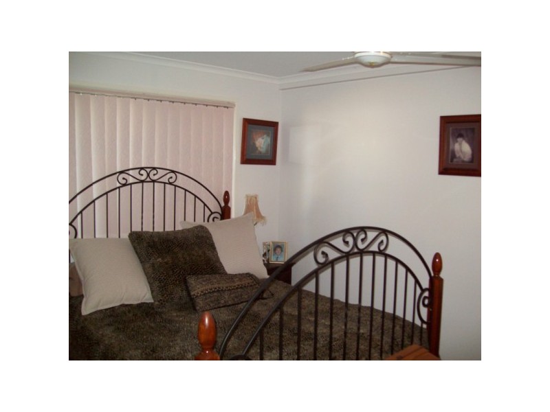 11 HONEYSUCKLE, Kawungan QLD 4655