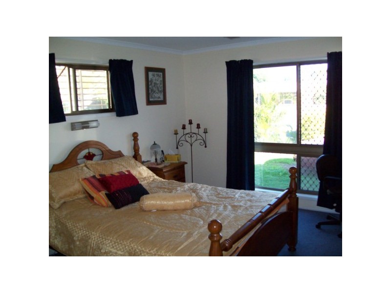 104 CUNNINGHAM STREET, Urangan QLD 4655