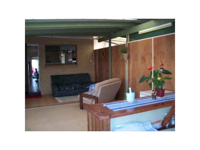 104 CUNNINGHAM STREET, Urangan QLD 4655