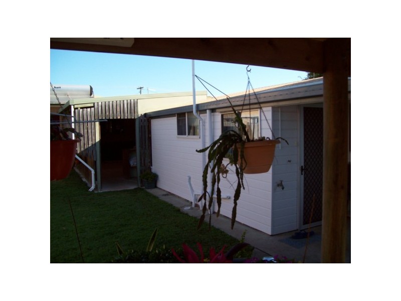 104 CUNNINGHAM STREET, Urangan QLD 4655