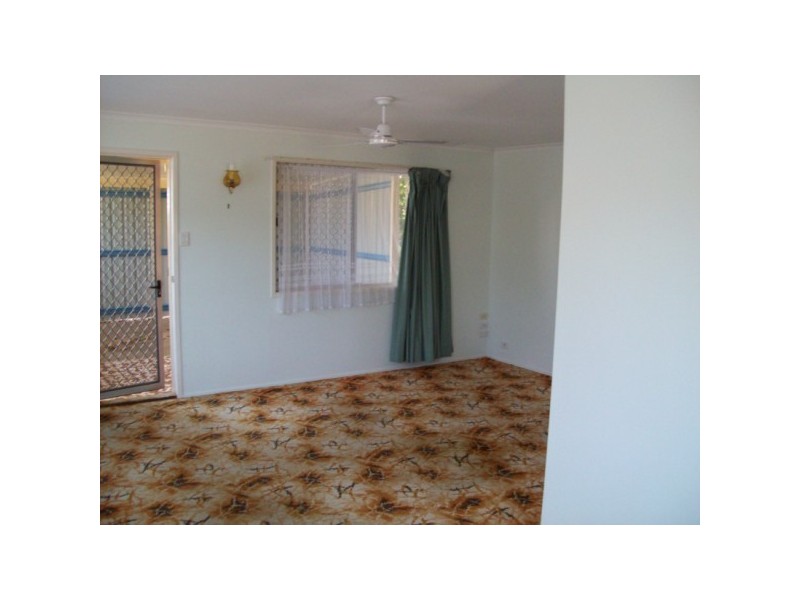 56 king, Urangan QLD 4655