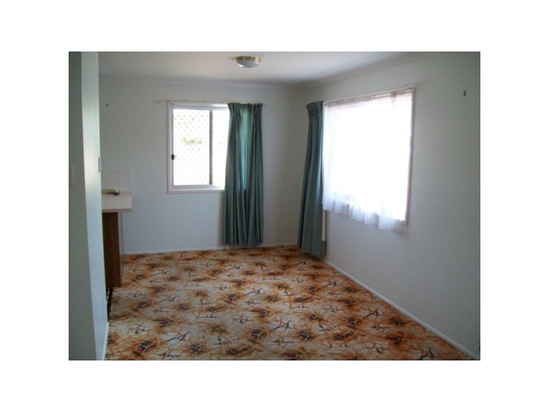 56 king, Urangan QLD 4655