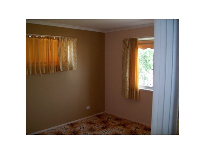 56 king, Urangan QLD 4655