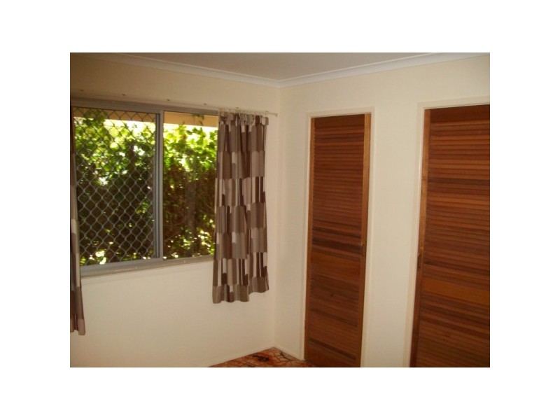 56 king, Urangan QLD 4655