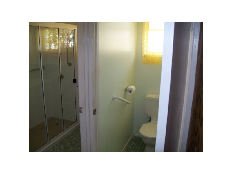 56 king, Urangan QLD 4655