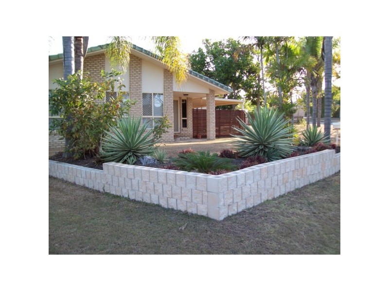 4 CASSIA, Scarness QLD 4655