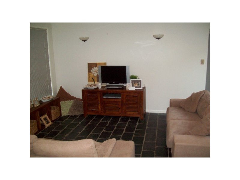 4 CASSIA, Scarness QLD 4655