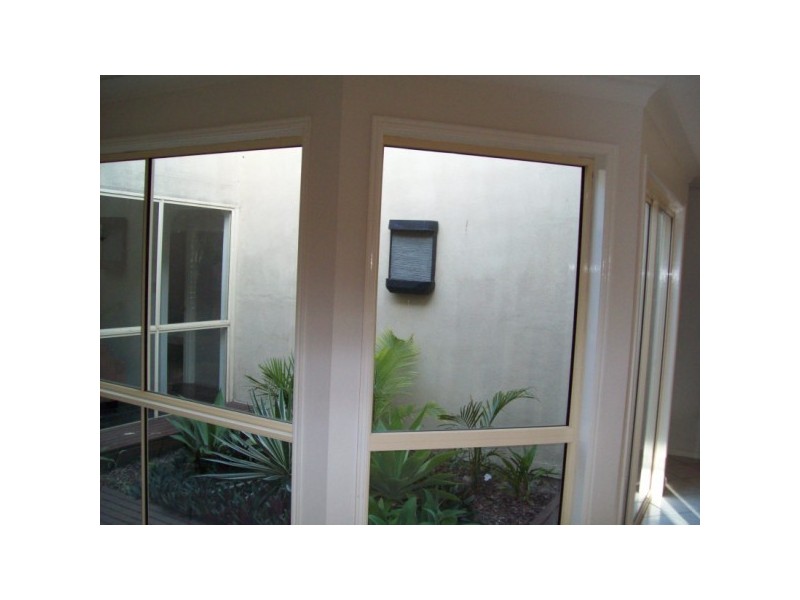 4 CASSIA, Scarness QLD 4655