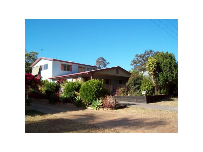 8 SPENCE, Point Vernon QLD 4655