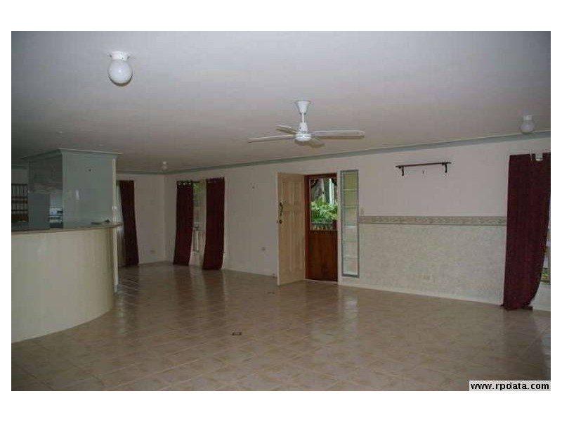8 SPENCE, Point Vernon QLD 4655