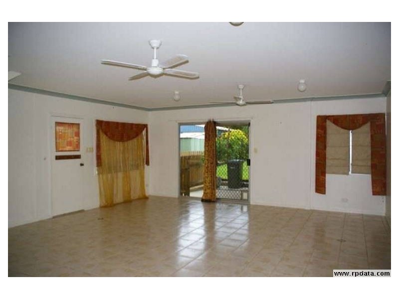8 SPENCE, Point Vernon QLD 4655