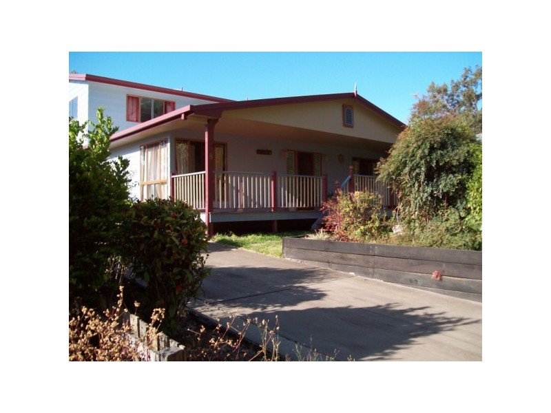 8 SPENCE, Point Vernon QLD 4655