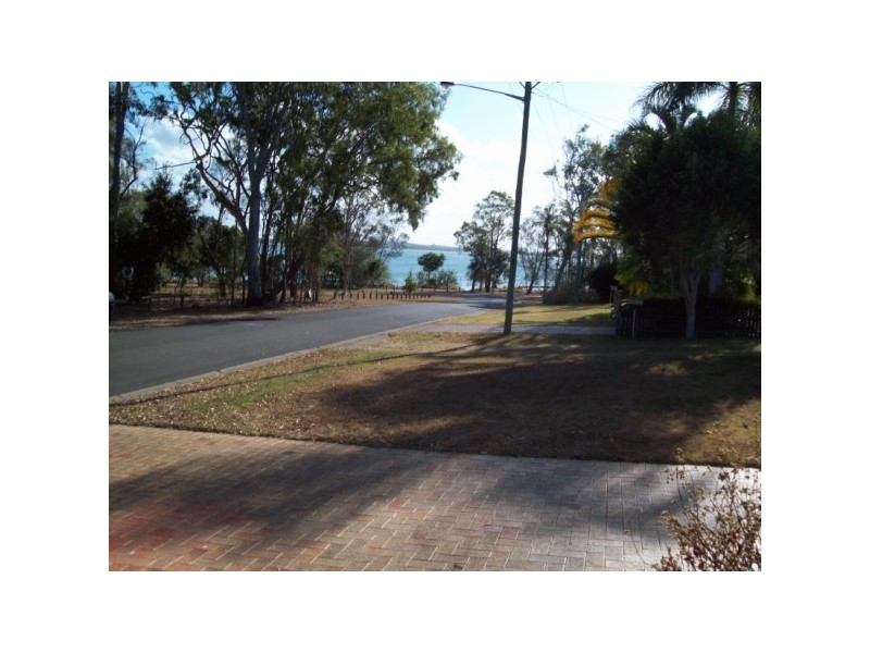 8 SPENCE, Point Vernon QLD 4655