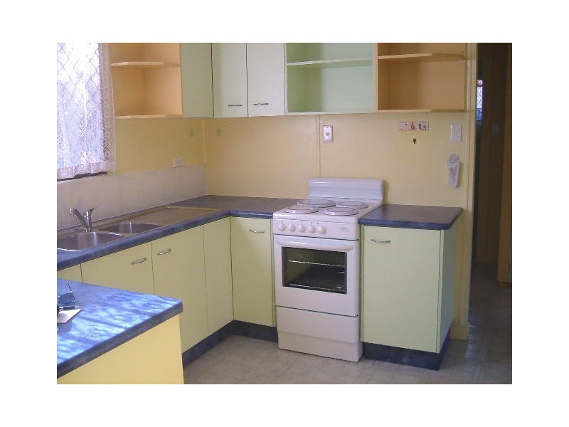 29 PARADISE STREET, Point Vernon QLD 4655