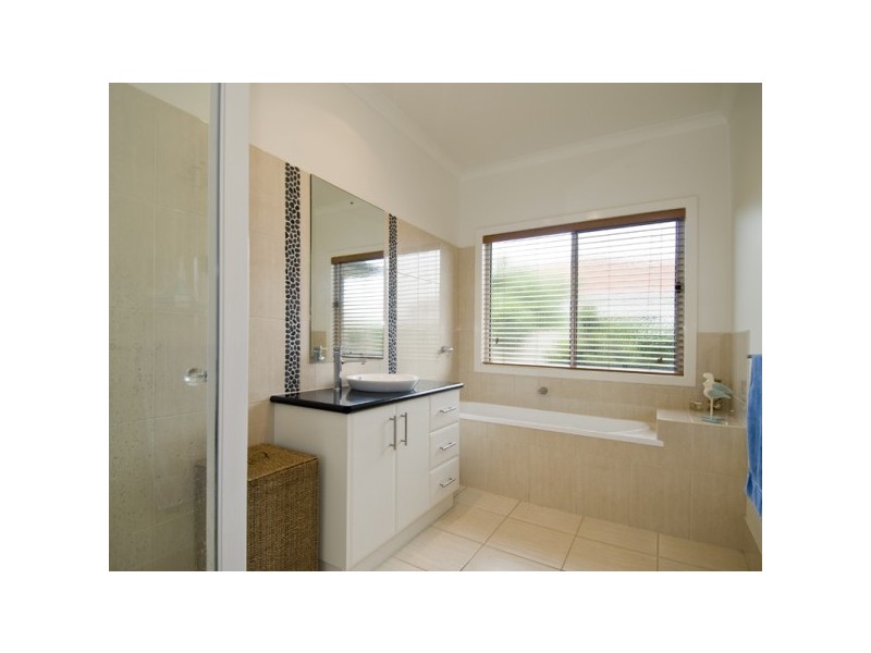 40 ALEXANDER STREET, Torquay QLD 4655