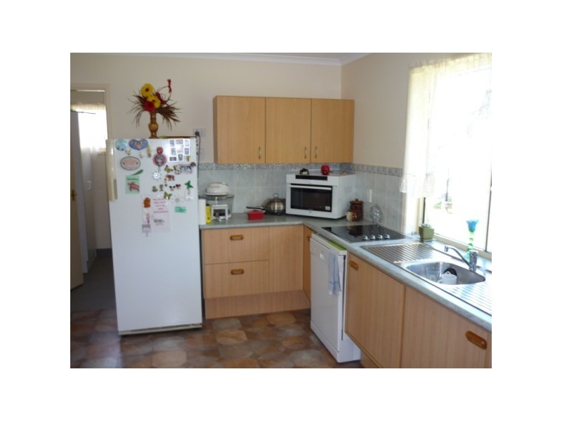 12 Robert Street, Torbanlea QLD 4662