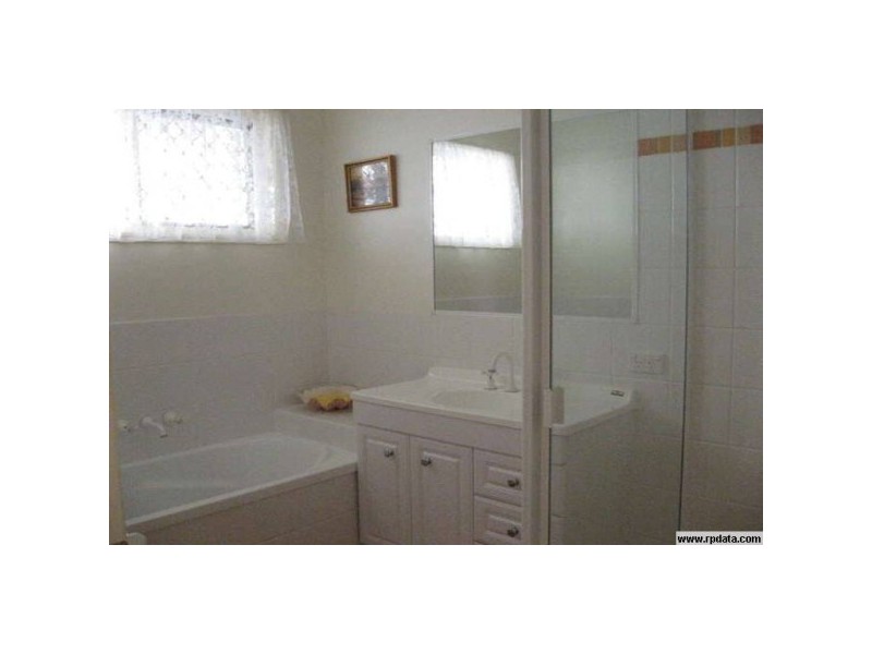 17 McLiver, Kawungan QLD 4655