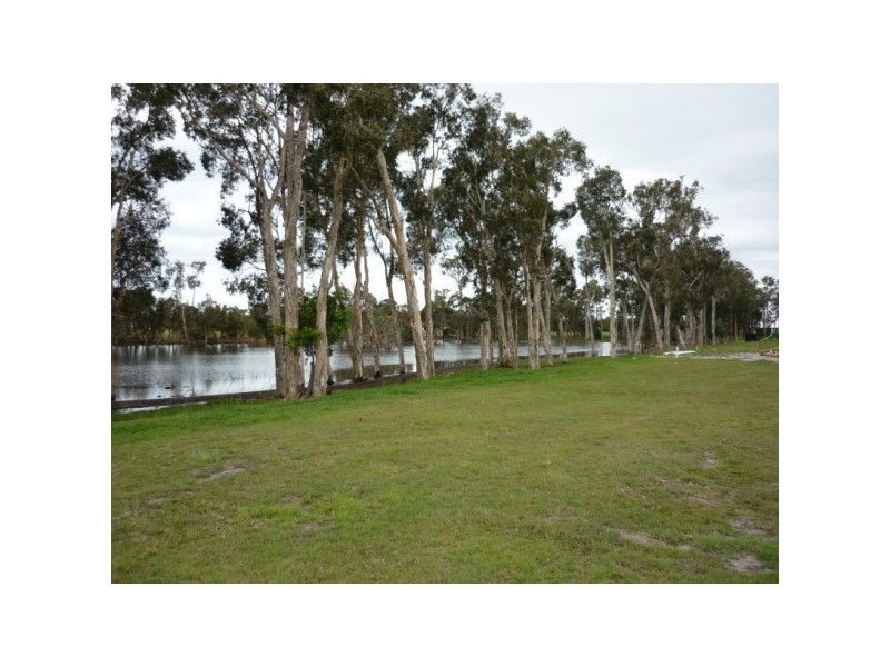 27 SIRENIA DRIVE, Burrum Heads QLD 4659