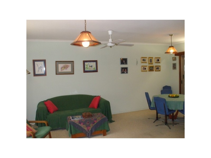 8 WILLIAM STREET, Urangan QLD 4655