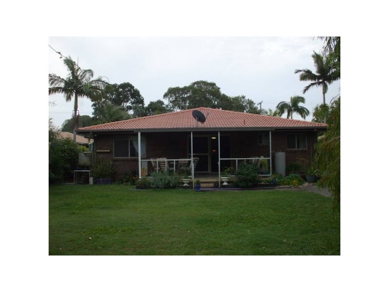8 WILLIAM STREET, Urangan QLD 4655