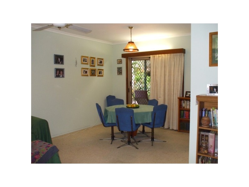 8 WILLIAM STREET, Urangan QLD 4655
