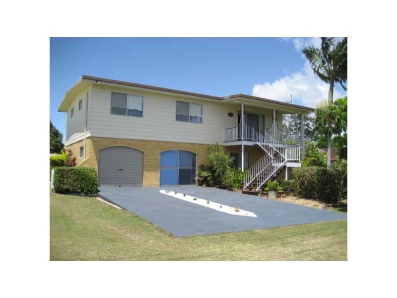 735 BOAT HARBOUR DR, Urangan QLD 4655
