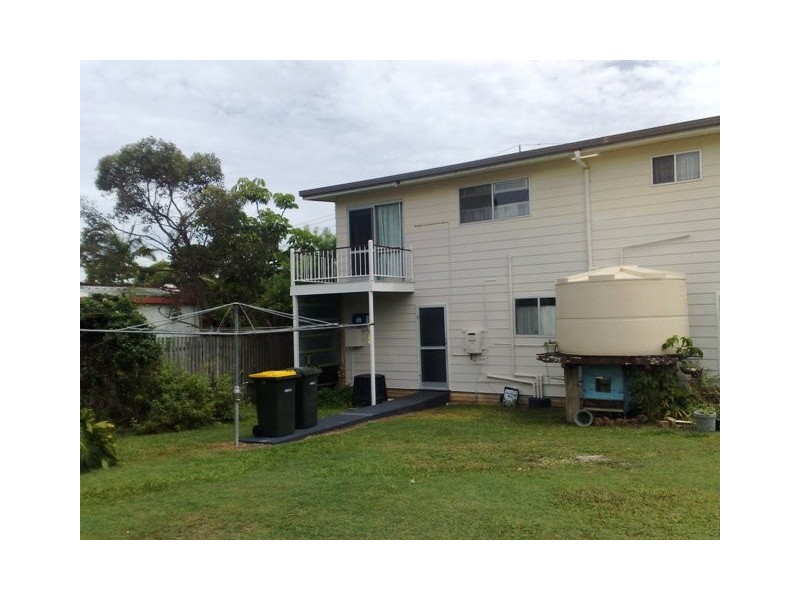 735 BOAT HARBOUR DR, Urangan QLD 4655