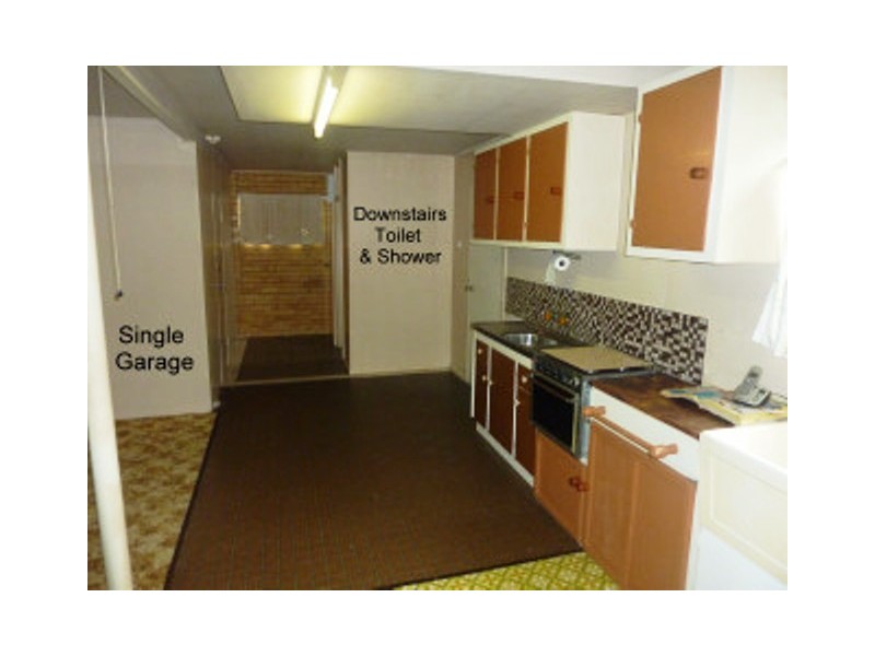 735 BOAT HARBOUR DR, Urangan QLD 4655