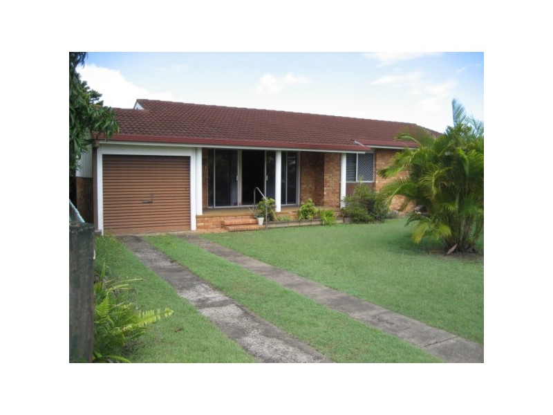 104 Long Street, Point Vernon QLD 4655