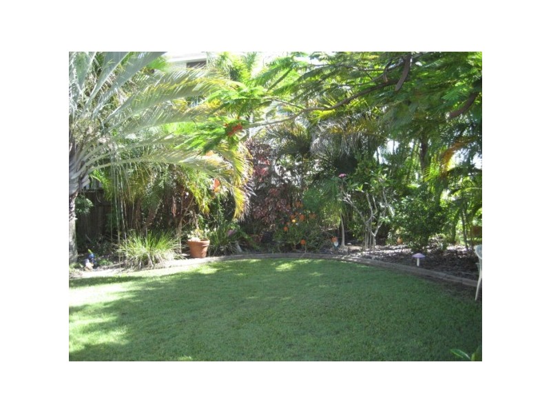 196 ESPLANADE,, Point Vernon QLD 4655