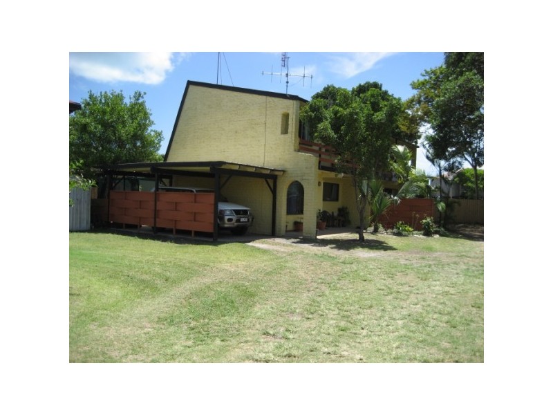 10 HIBISCUS STREET, Urangan QLD 4655