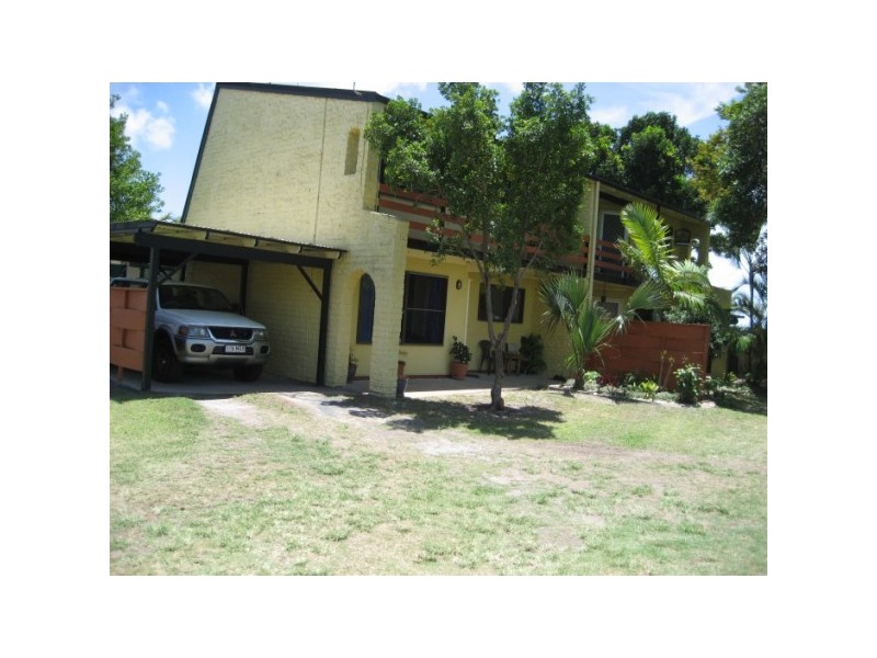 10 HIBISCUS STREET, Urangan QLD 4655